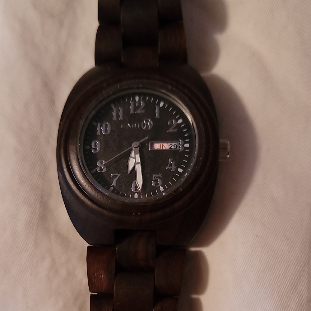 NEW Earth Eco-Friendly Men's‎ Wood Wrist Watch W/Day & Date Runs-BD-27